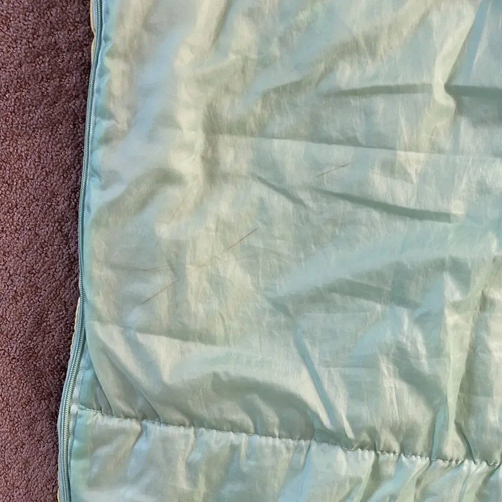 Fairy Princess slumber children’s sleeping bag. Zipper close.